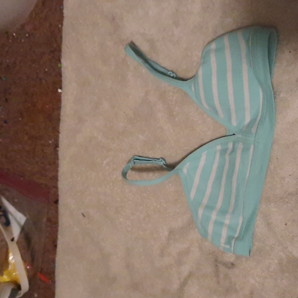 Bras - Picture 16 of 16